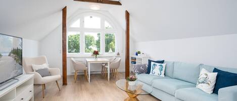 Fernseher, Stereoanlage