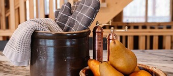 Secluded Luxury Cabin with Hot Tub, 10 mins from Cobourg Beach