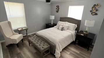 3 bedrooms, in-room safe, desk, iron/ironing board