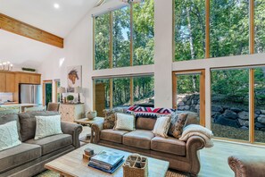 Smart TV, fireplace - Holiday treat!!! 4BR House with Spa and Mountain Views near Sundance Resort (Sundance)