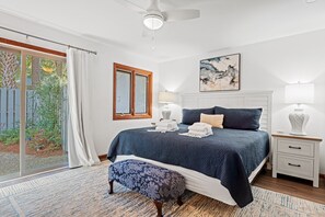 3 bedrooms, desk, iron/ironing board, travel cot - Pet Friendly ~ Marsh Views ~ Private Pool w/ Free Pool Heat ~ 25 Stoney Creek Rd (Hilton Head Island)