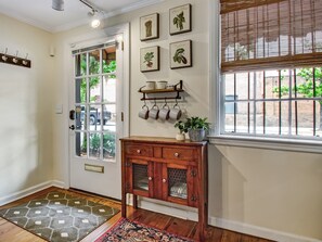 Interior - Enchanted property with a beautiful courtyard! (Savannah)