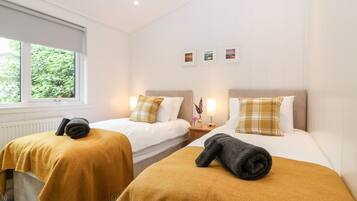 2 bedrooms, individually decorated, individually furnished, free WiFi