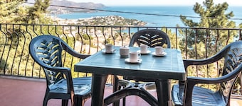Super Fener 92 – apartment with terrace and views