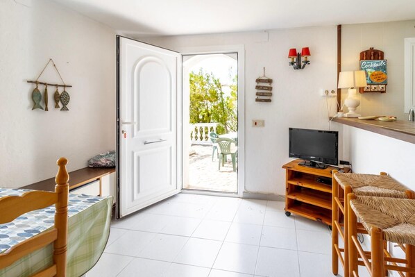 Unclassified image, 1 of 20, button - Grifeu 12 -  Studio apartment with sea views (Llança)
