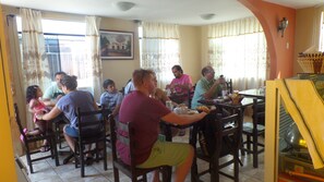 Desayuno continental incluido todos los días 