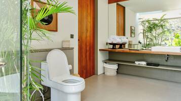 Grand Villa, 3 Bedrooms | Bathroom | Shower, rainfall showerhead, free toiletries, hair dryer