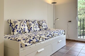 3 chambres, fer et planche à repasser, Wi-Fi, draps fournis