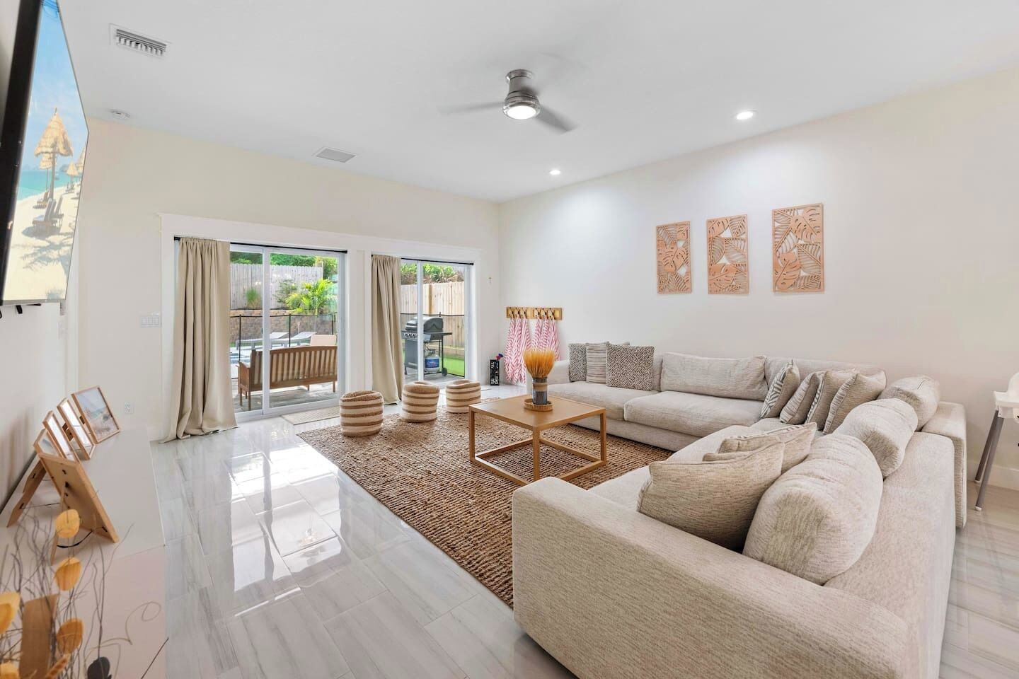 Fernseher, Tischtennisplatte