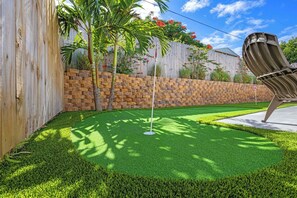 Property grounds - New*Mini-Golf*Heat or Chill Saltwater Pool*Arcade (Jensen Beach)
