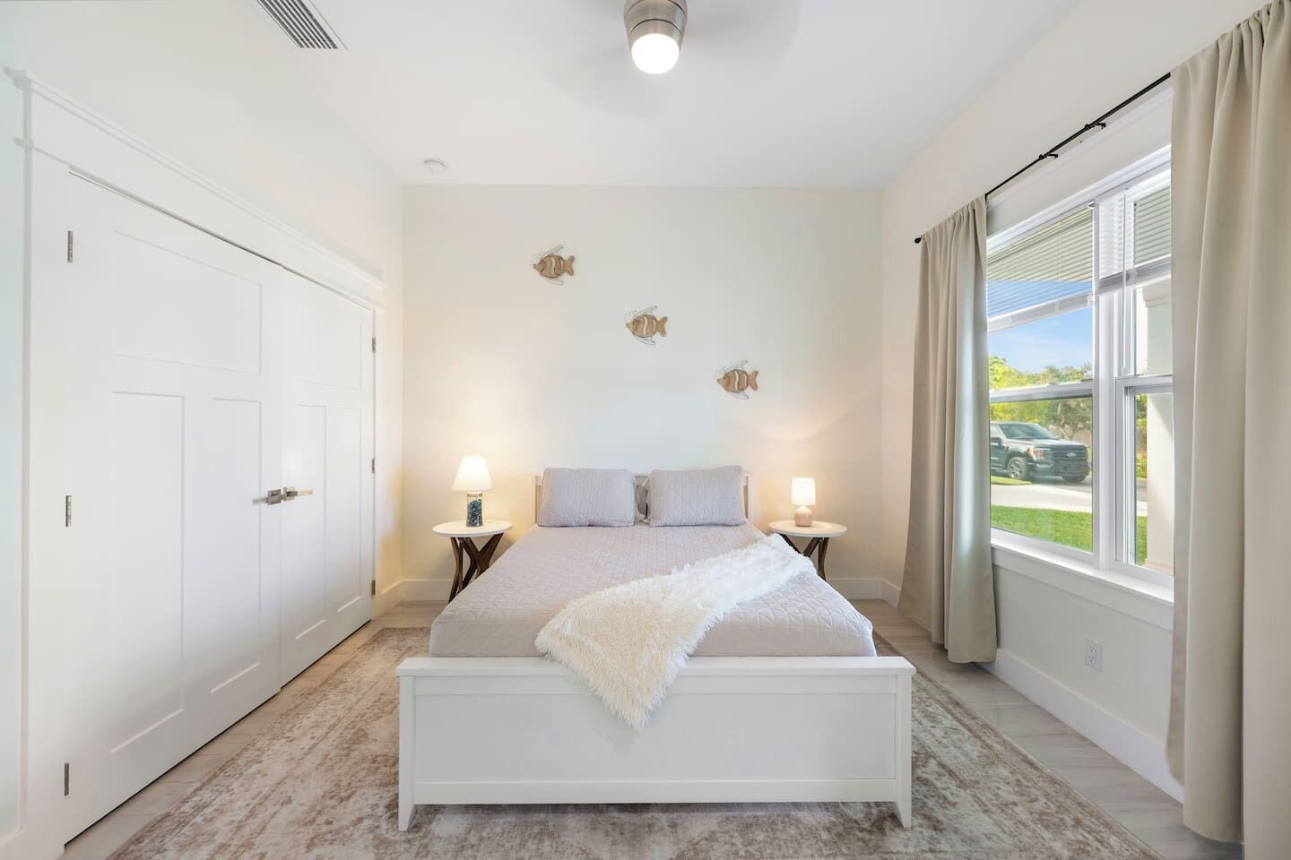 4 makuuhuonetta, silitysrauta/-lauta, vauvan matkasänky, Wi-Fi