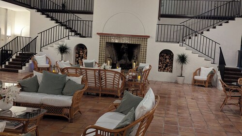 Cozy Designer Studio with Water views of Marina in Port of The Islands Naples!