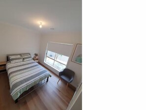 2 bedrooms, iron/ironing board, free WiFi, bed sheets - Family Beach Getaway (Rosebud)