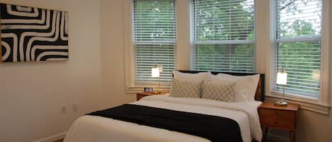 4 bedrooms, desk, iron/ironing board, free WiFi