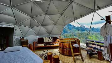 Dihias secara berasingan, dilengkapkan perabot secara berasingan