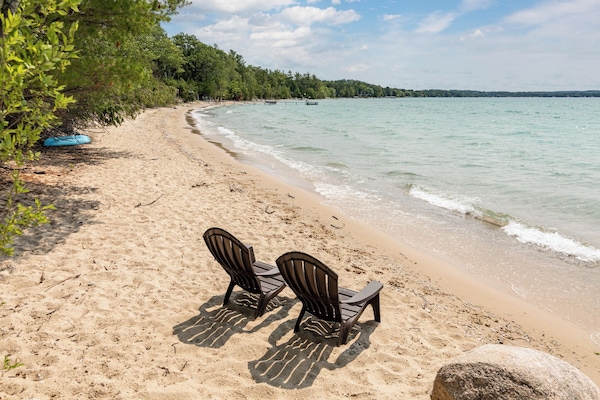 Sun-loungers, beach towels