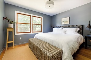 2 bedrooms, iron/ironing board, travel cot, free WiFi