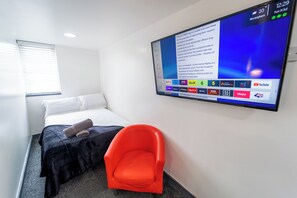 Iron/ironing board, WiFi, bed sheets - Beautiful 1-Bed Studio in Birmingham (Birmingham)