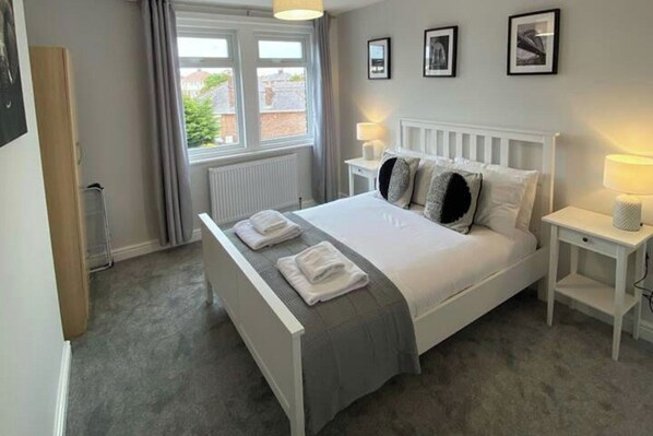 2 Schlafzimmer, Bügeleisen/Bügelbrett, WLAN, Bettwäsche