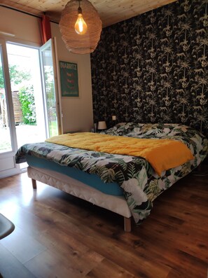 3 chambres, fer et planche à repasser, Wi-Fi, draps fournis