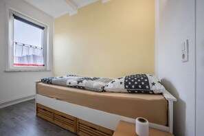 3 bedrooms, free WiFi, bed sheets