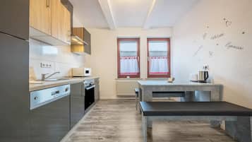 KylskÄp, mikrovÄgsugn, ugn och spishÀll