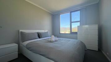 3 habitaciones, tabla de planchar con plancha, cuna de viaje y wifi