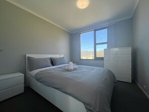 3 soverom, strykejern/-brett, reiseseng for barn og wi-fi