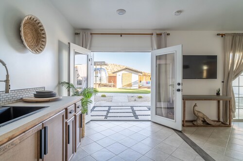 Starlit Nights Getaway w/ Soaking Tub