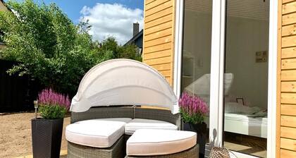 Modernes 'Tiny Haus Liederbach' mit Privatterrasse, WLAN und Klimaanlage