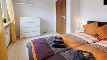 2 bedrooms, iron/ironing board, free WiFi, bed sheets