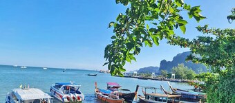 Anyavee Chom By The Sea