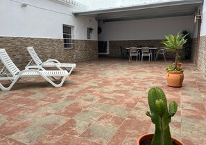 Outdoor dining - Moli House in Barbate (Barbate)