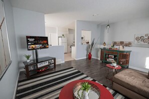 Living area - Stunning Home (Edmonton)