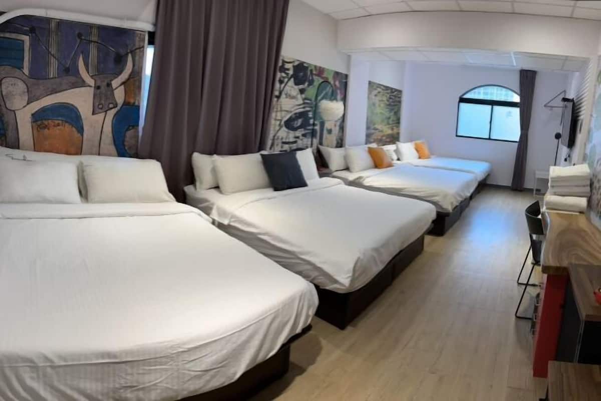 Down duvets, individually decorated, desk, free WiFi