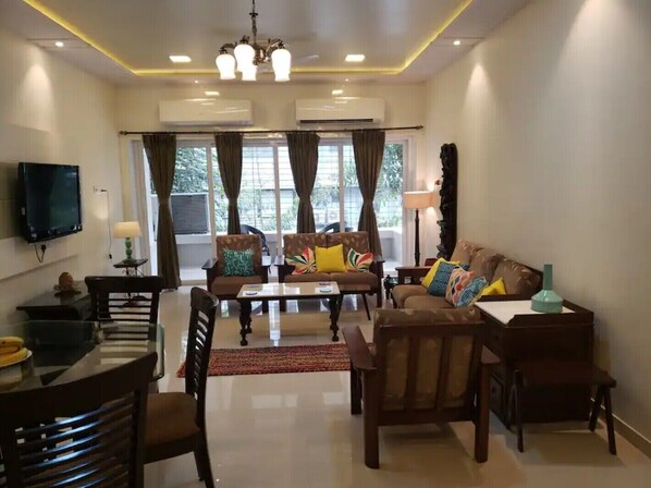 Living area - Luxury Malabar Hill Retreat (मुंबई)