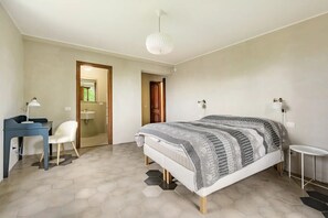 5 Schlafzimmer, Bügeleisen/Bügelbrett, kostenloses WLAN, Bettwäsche