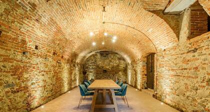 Romantic Italian Villa in the Langhe w/swimming pool