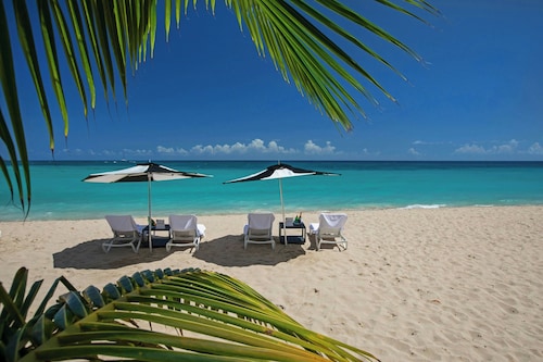 Buoy Haus Beach Resort St. Thomas, Autograph Collection