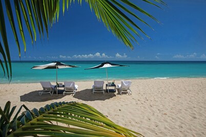 Buoy Haus Beach Resort St. Thomas, Autograph Collection