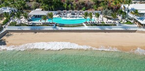 På stranden, vit sandstrand och segling