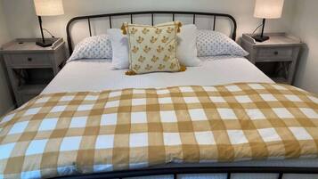 2 bedrooms, desk, iron/ironing board, travel crib