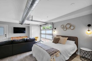 4 soveværelser, skrivebord, strygejern/strygebræt, weekendseng