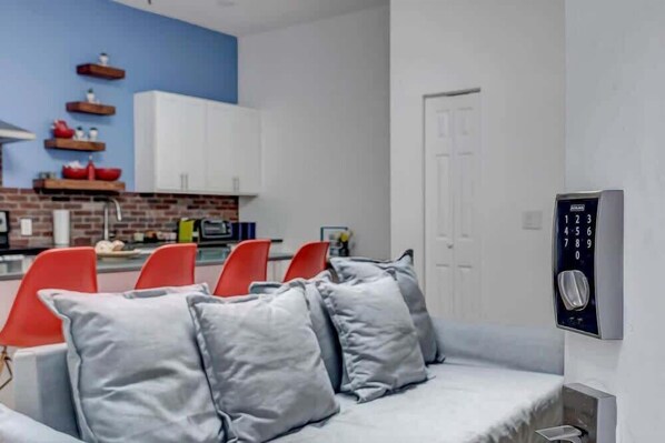 Interior - 6x Gamer Themed 2BR Apts - Close to Stadium! (Jacksonville)