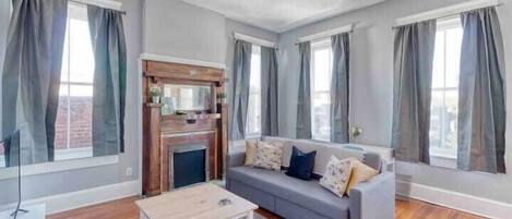 Télévision, Netflix, services de streaming, espaces bureaux