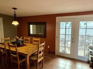 Dining - Cozy Lil’ Home in Central Tucson:  Whole Home Saltless Water System (Tucson)