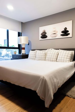 2 多间卧室、熨斗/熨衣板、WiFi、床单