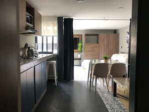3 chambres, fer et planche à repasser, Wi-Fi, draps fournis