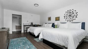 Cuna de viaje, wifi y ropa de cama