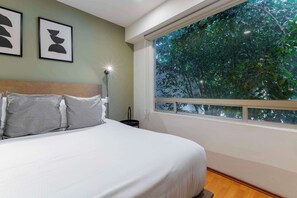 1 bedroom, in-room safe, desk, iron/ironing board